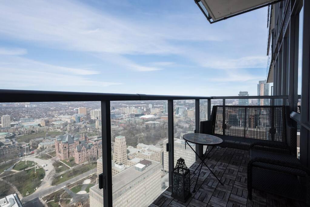 Stunning Condo With Fantastic View Of The City! 토론토 외부 사진
