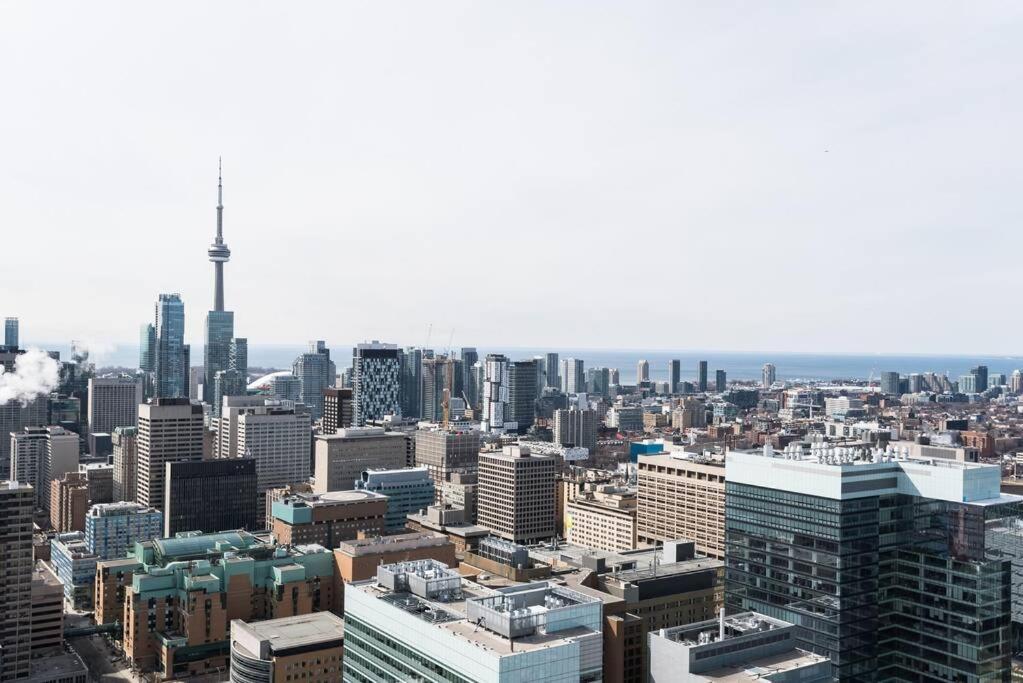 Stunning Condo With Fantastic View Of The City! 토론토 외부 사진