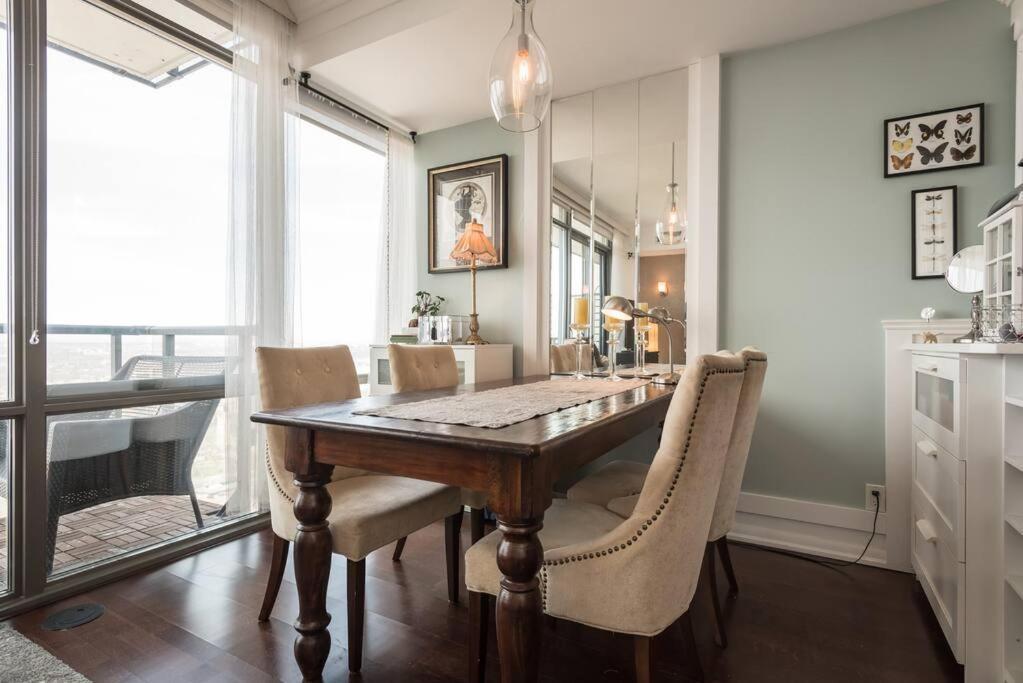 Stunning Condo With Fantastic View Of The City! 토론토 외부 사진